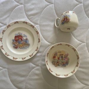 Vintage Royal Doulton BUNNYKINS 3pc. Childrens Dish Set ~ Plate / Bowl / Mug.